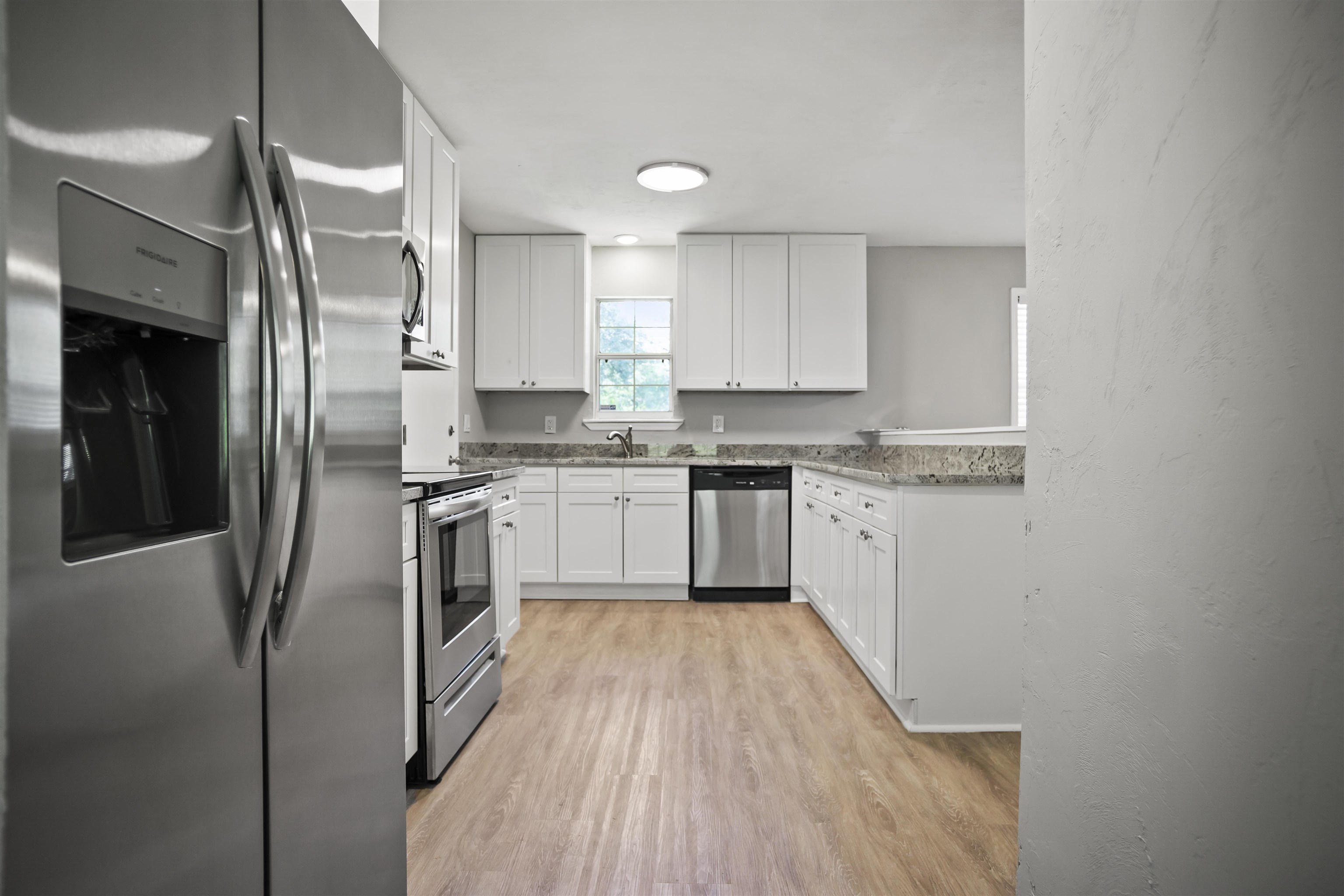 1587 Lonnie Road