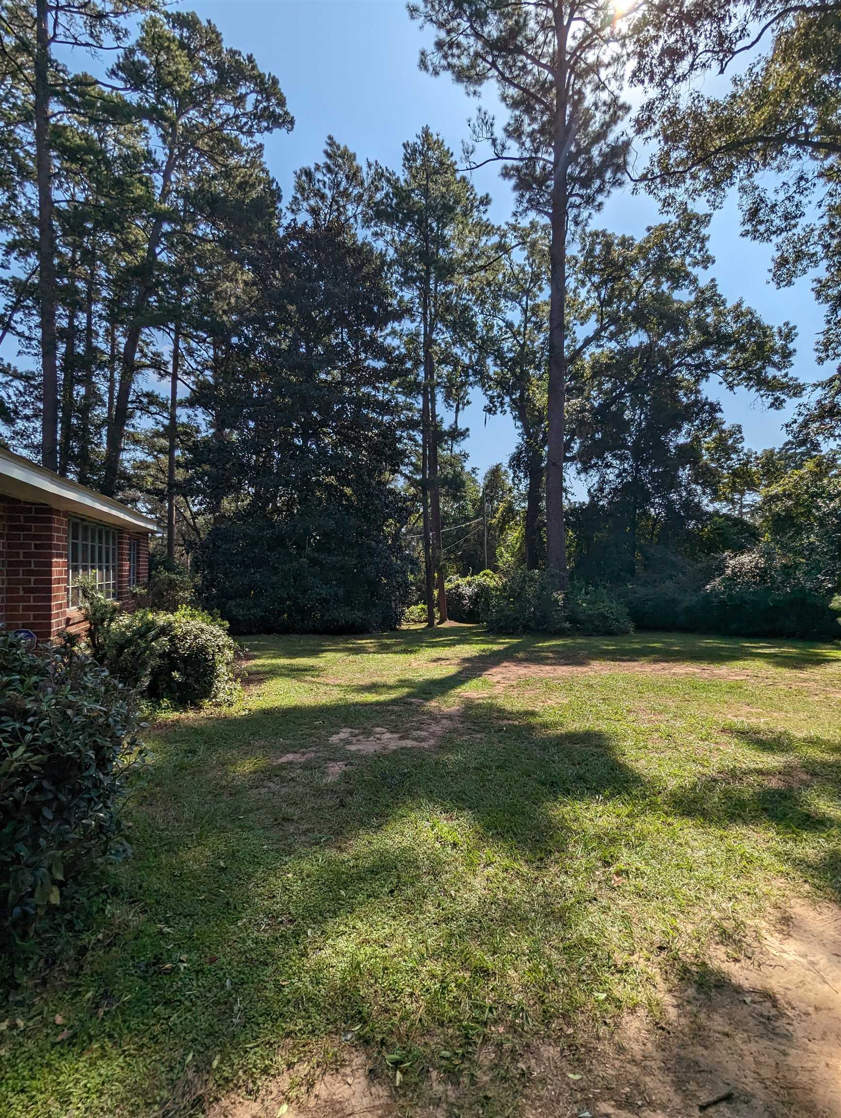 5022 Mahan Drive