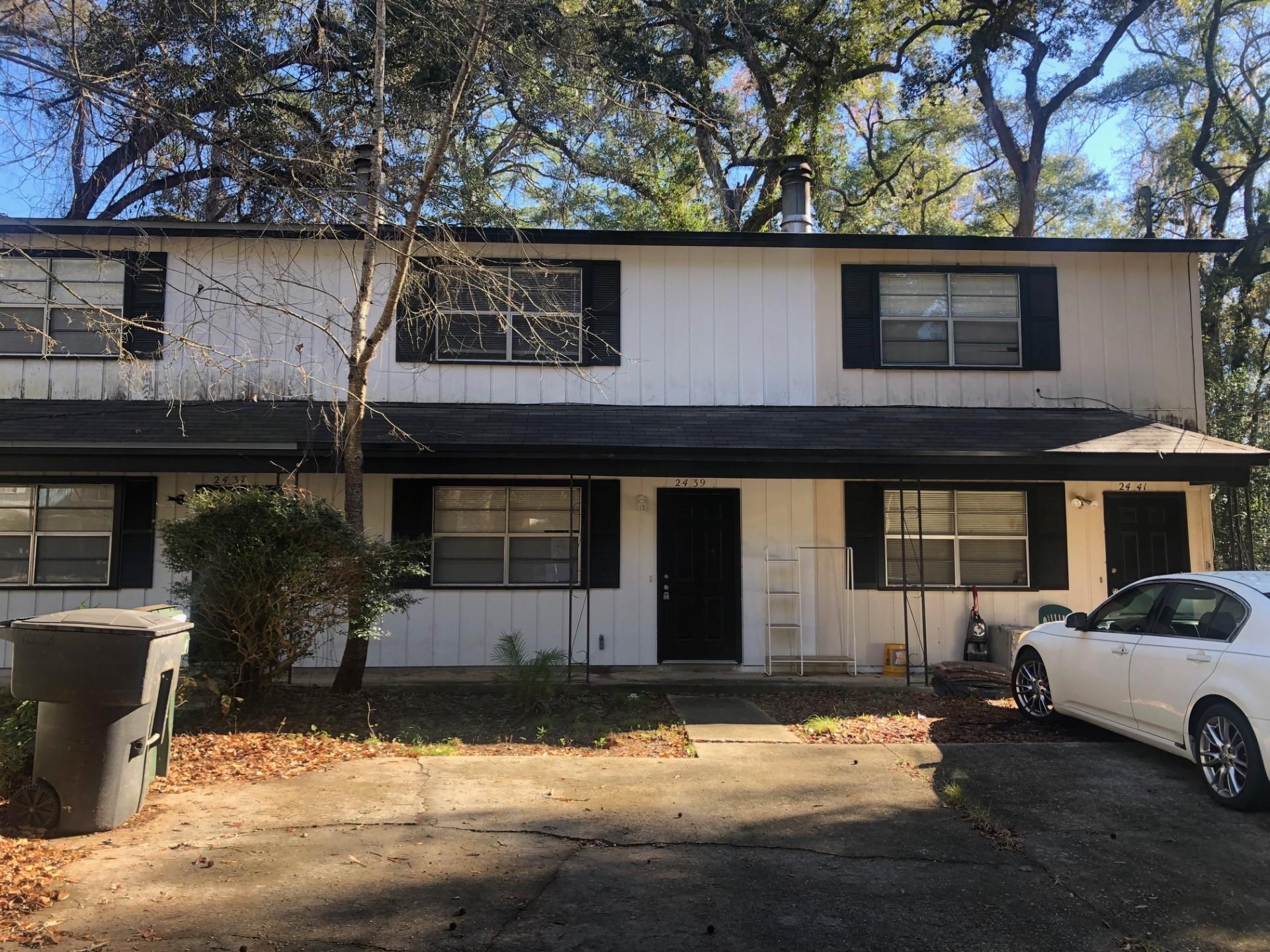 2439 Ramblewood Court
