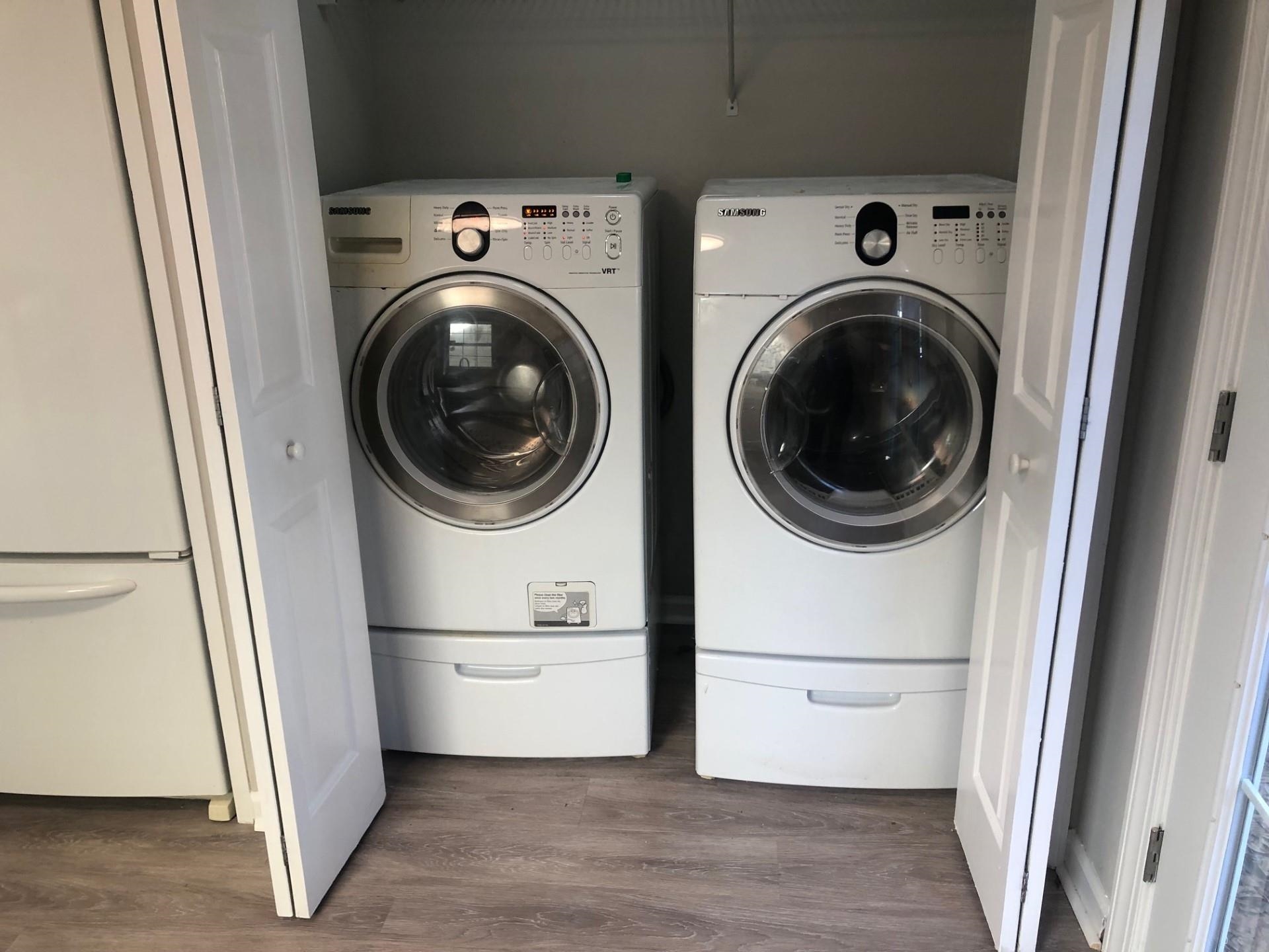 2854 Manila Palm Court