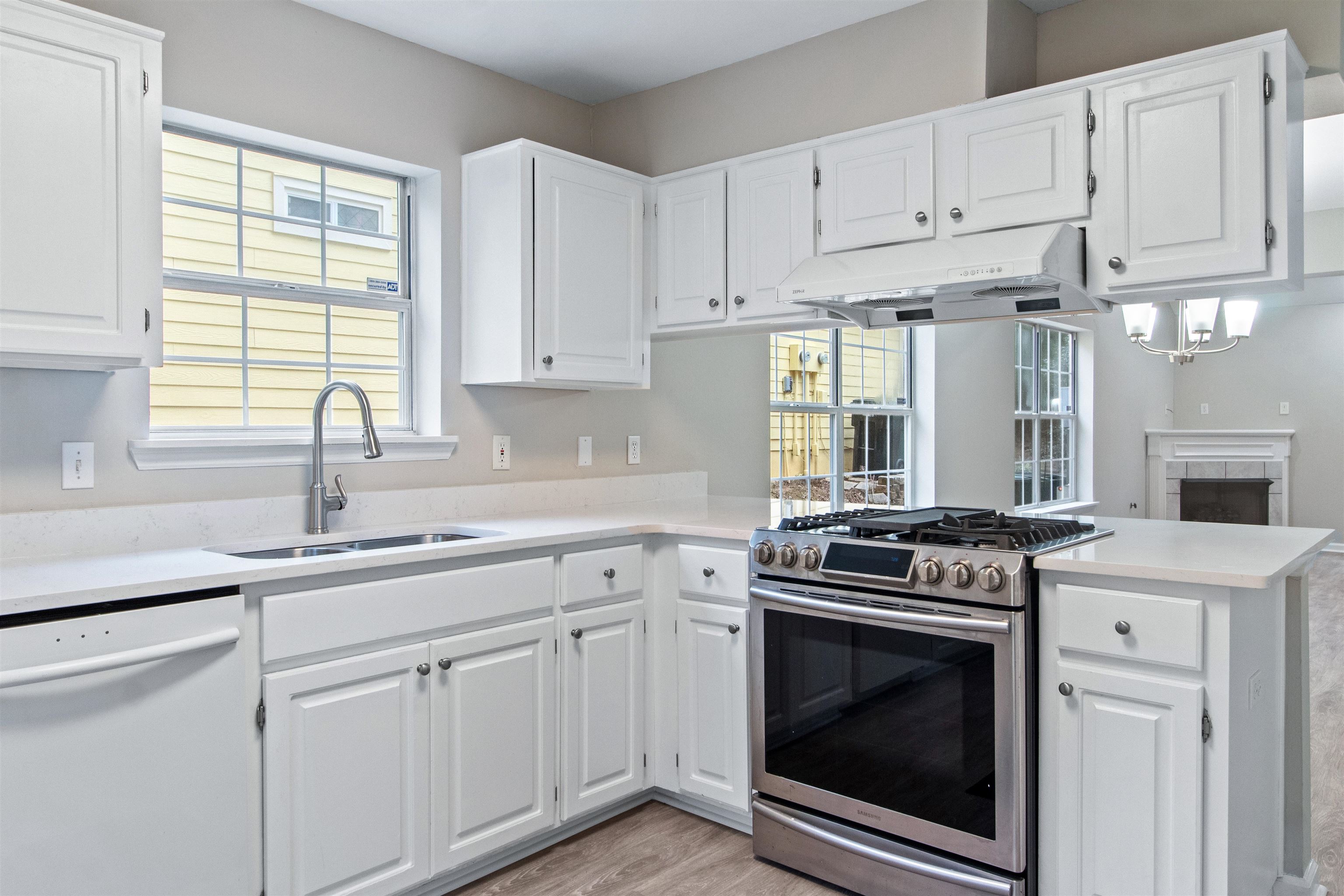 2854 Manila Palm Court