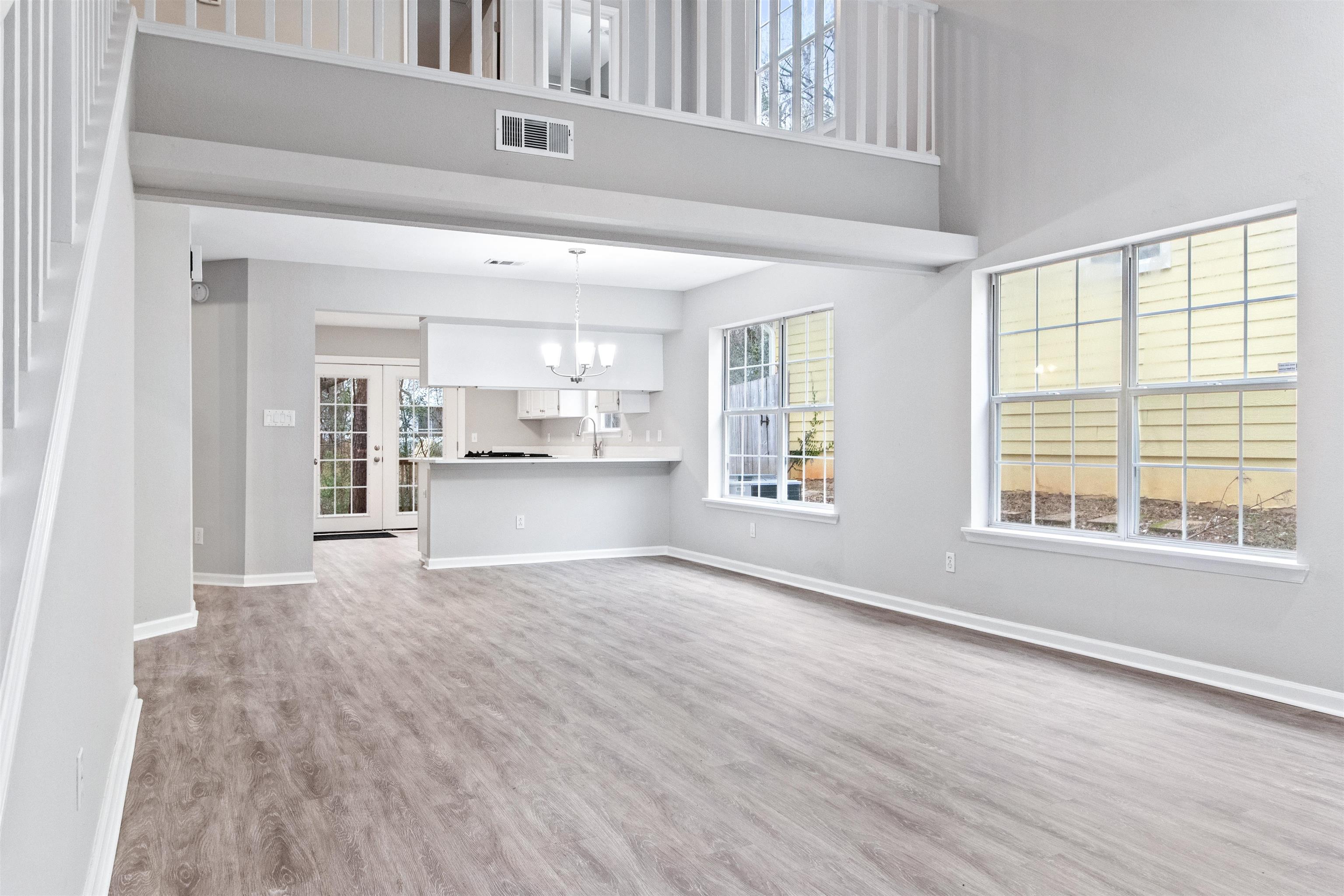 2854 Manila Palm Court