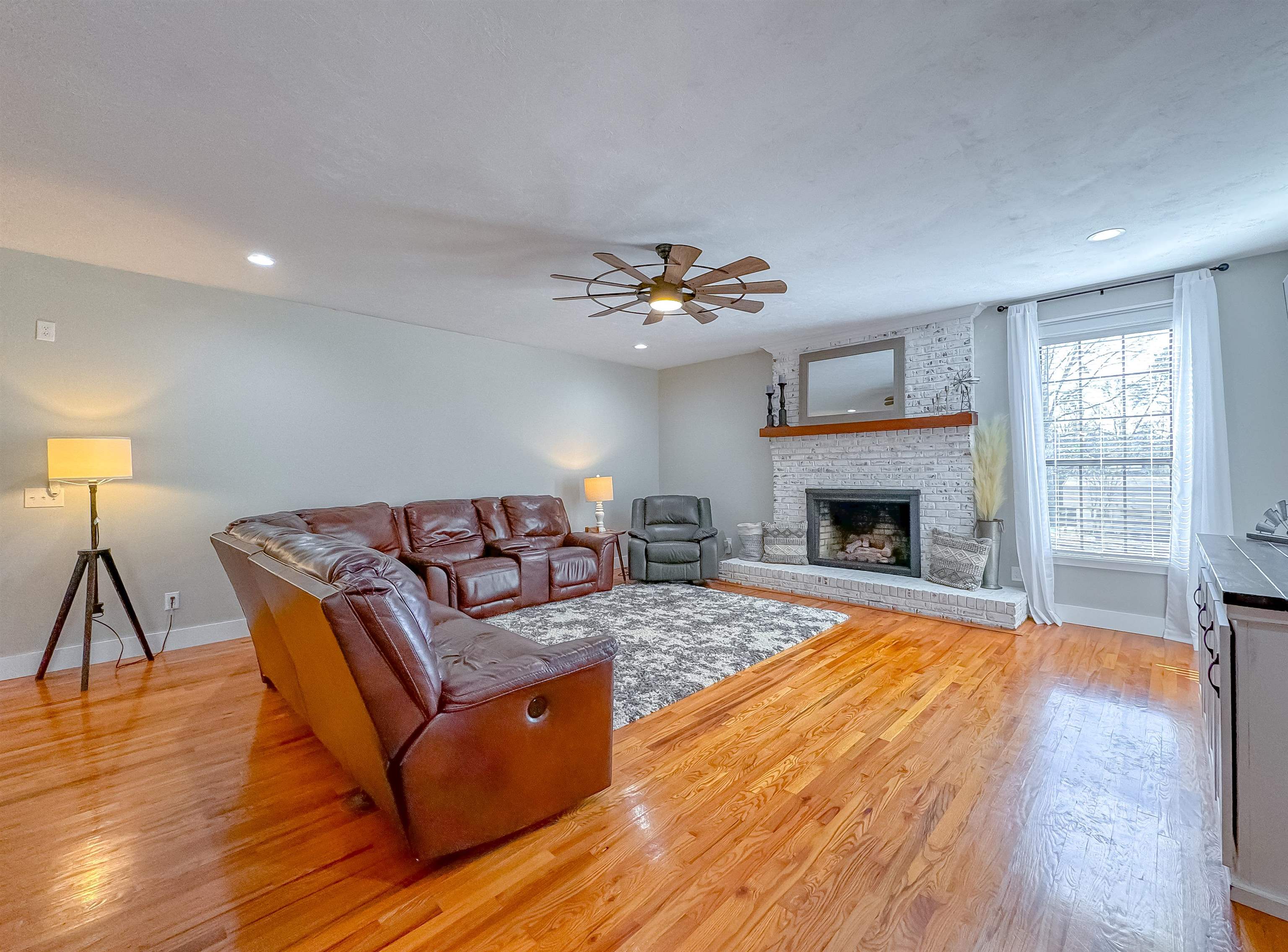 998 Bannerman Road