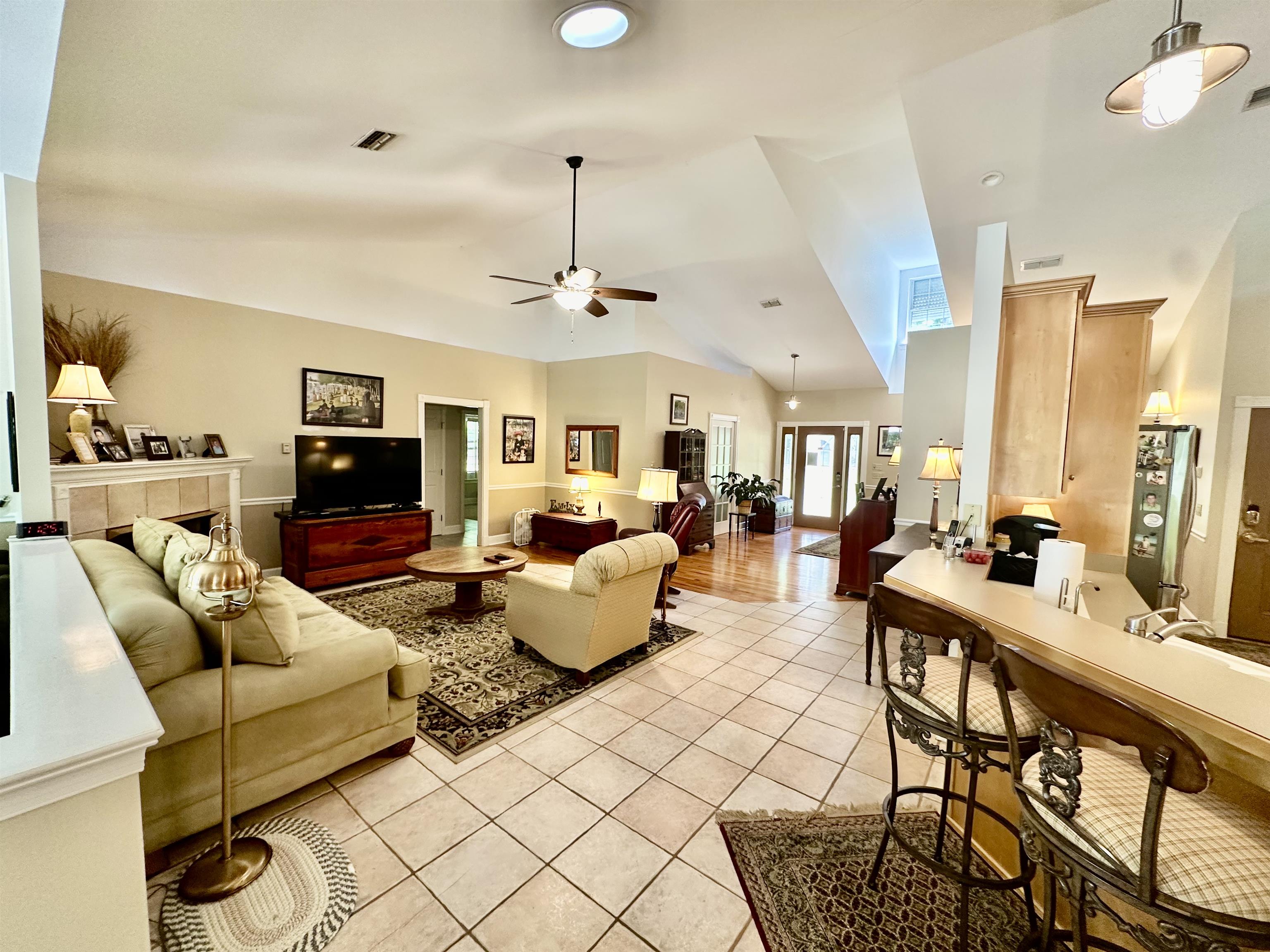 7433 Creekridge Circle