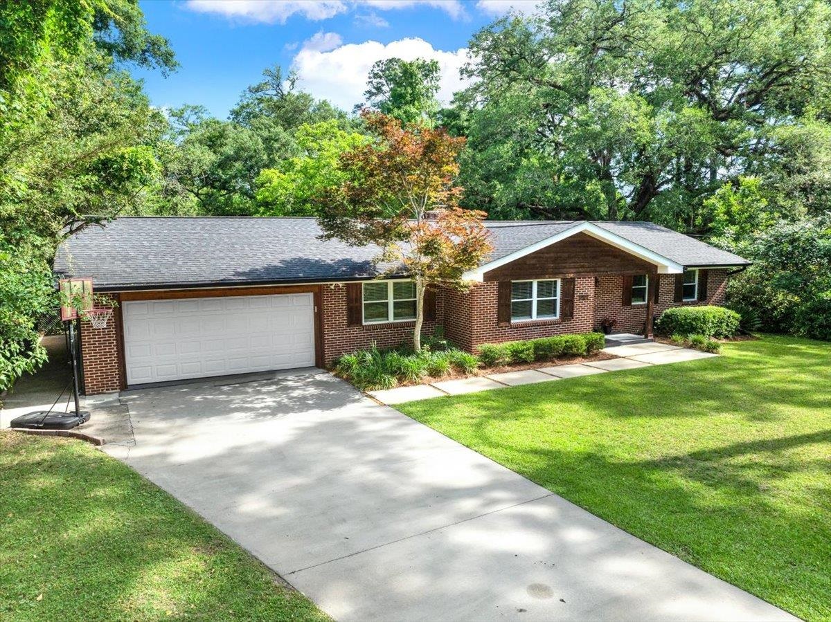 2122 Deerfield Drive