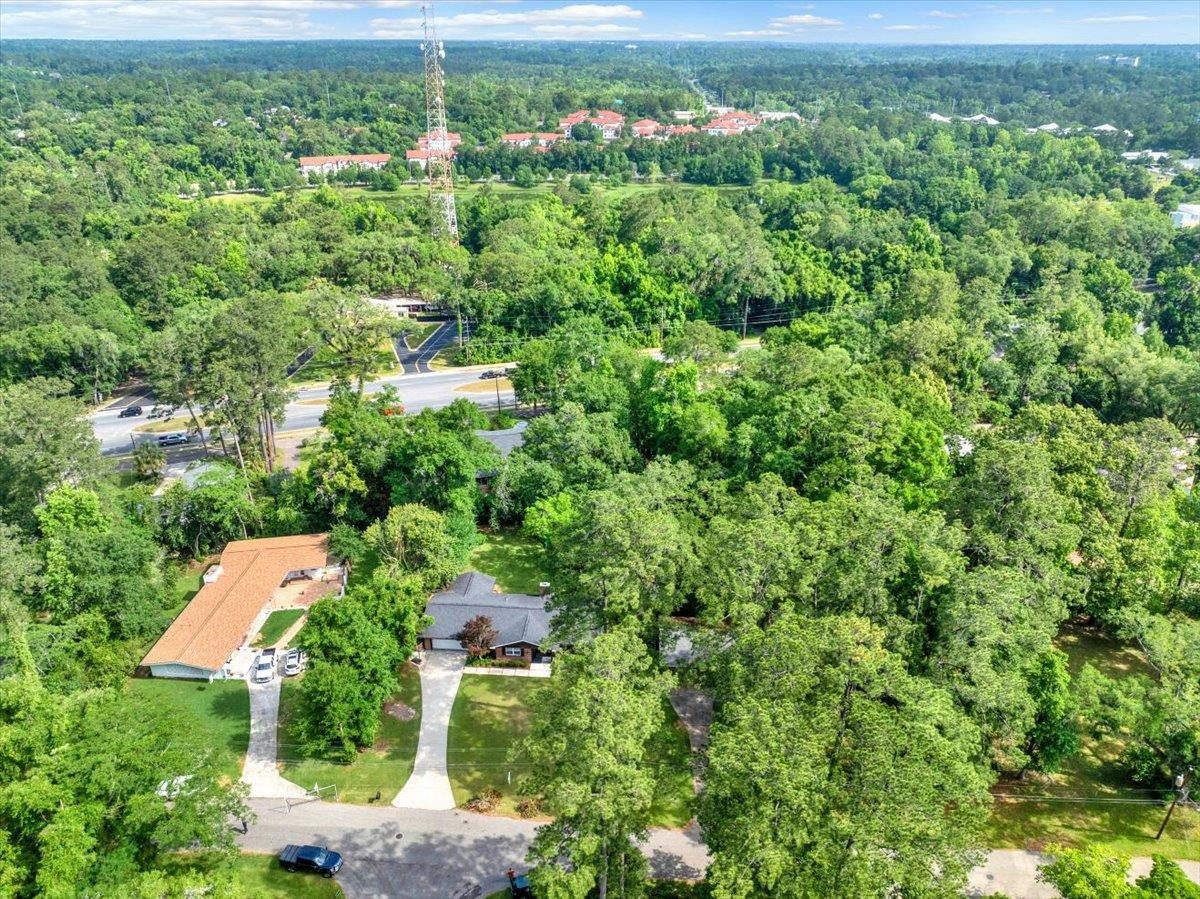 2122 Deerfield Drive