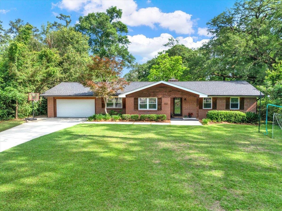 2122 Deerfield Drive