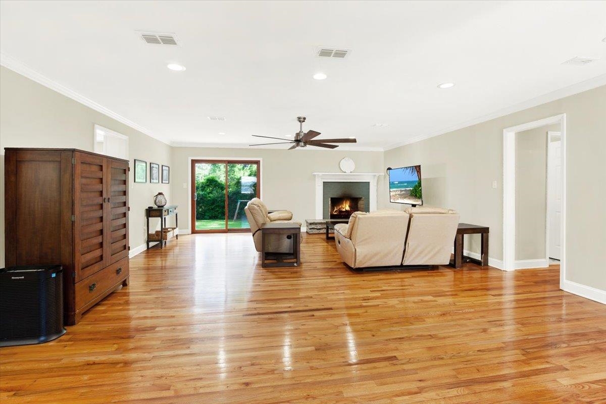 2122 Deerfield Drive