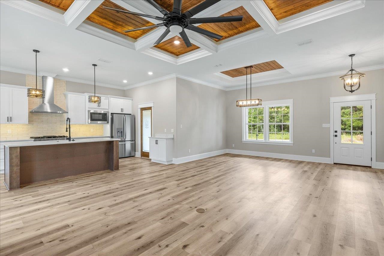 185 S White Oak Drive