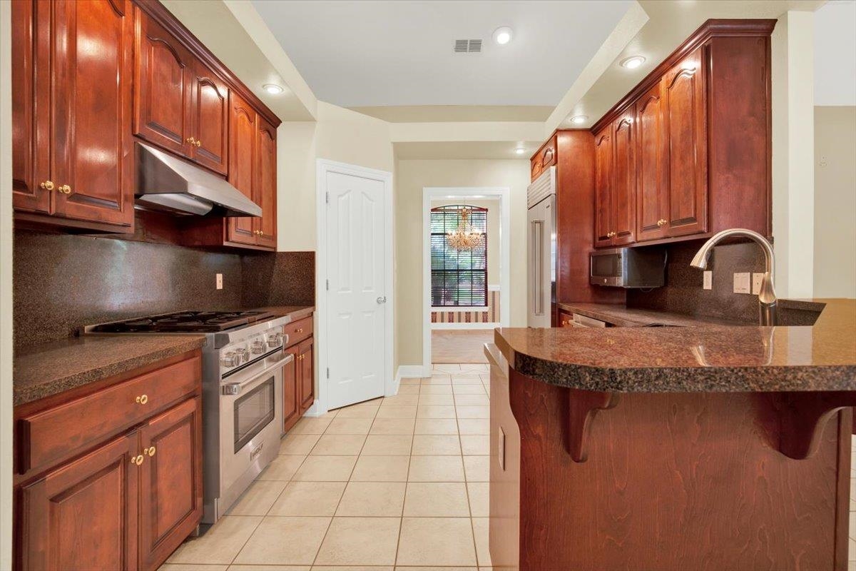 2697 Wharton Circle