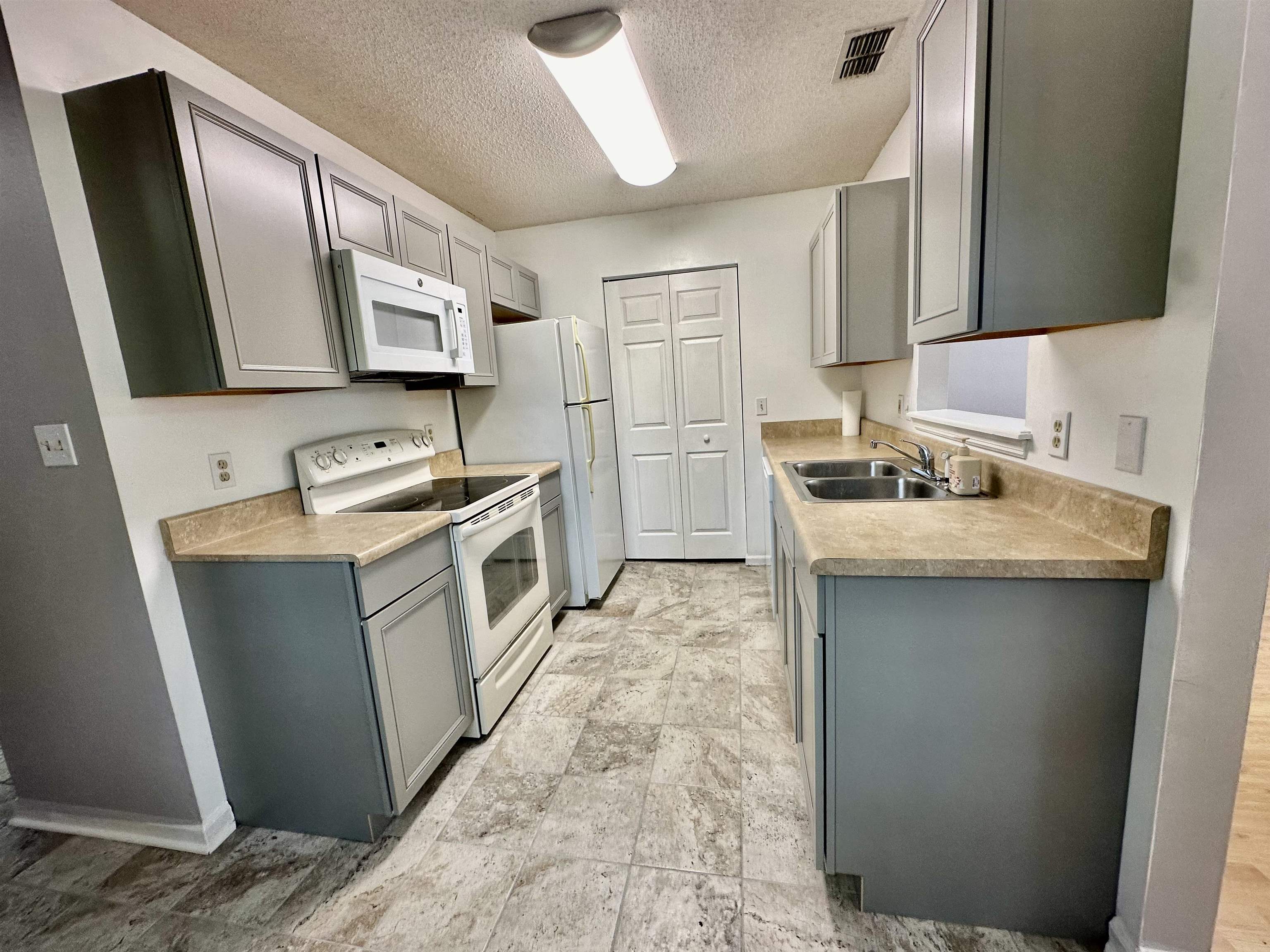 3001 Oak Park Court