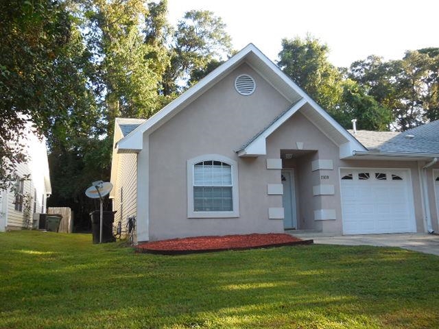 2939 Royal Palm Way