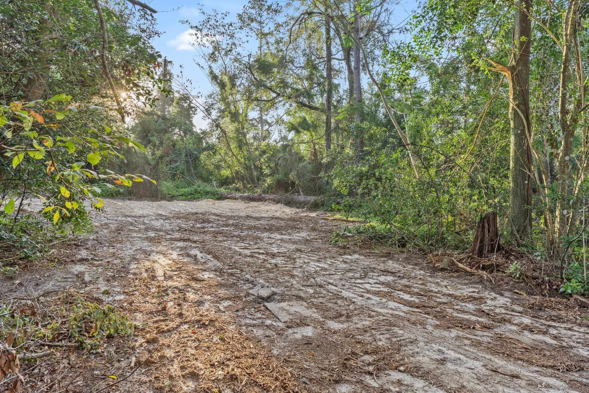 2005 E Indianhead Drive