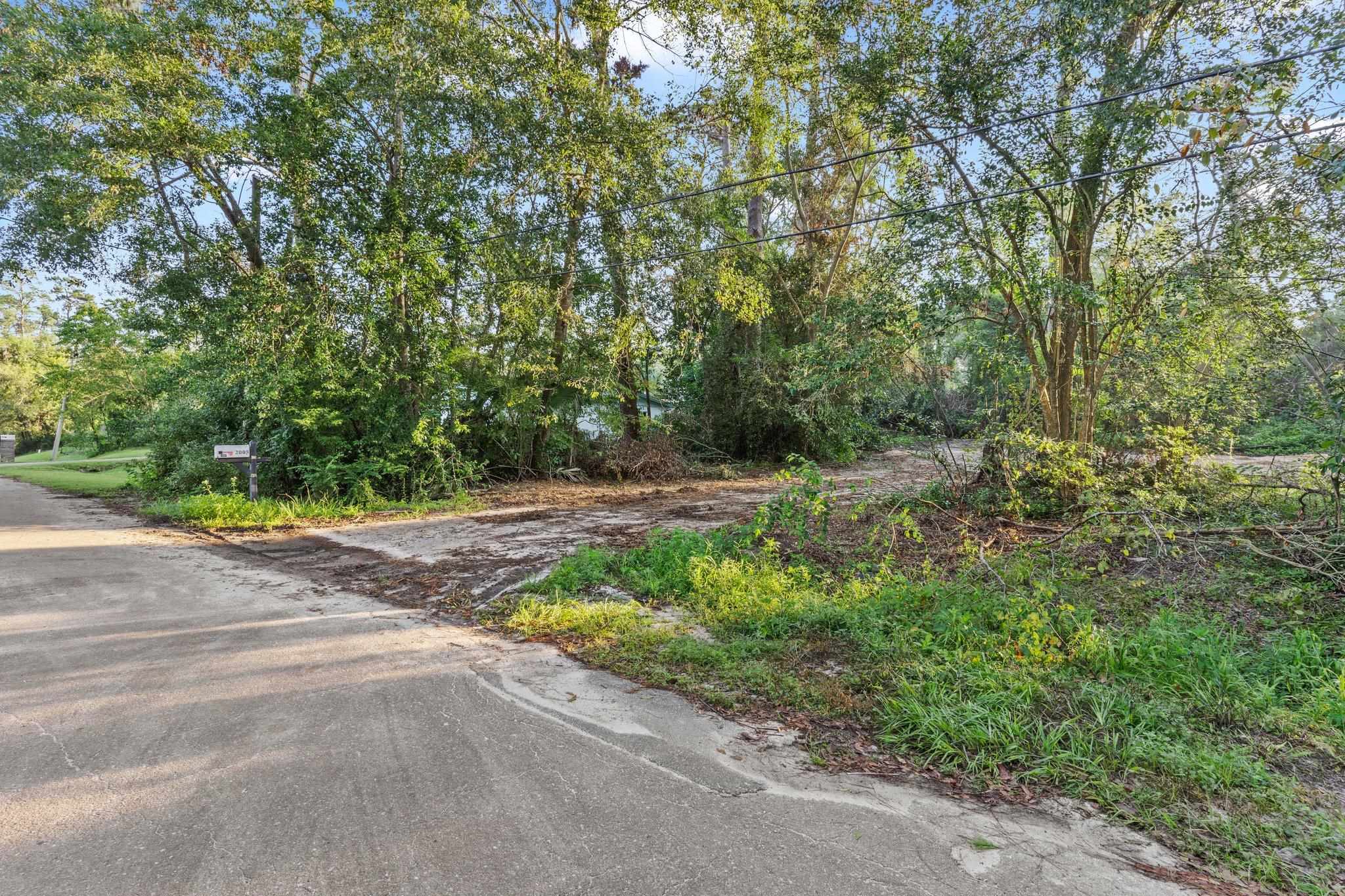 2005 E Indianhead Drive