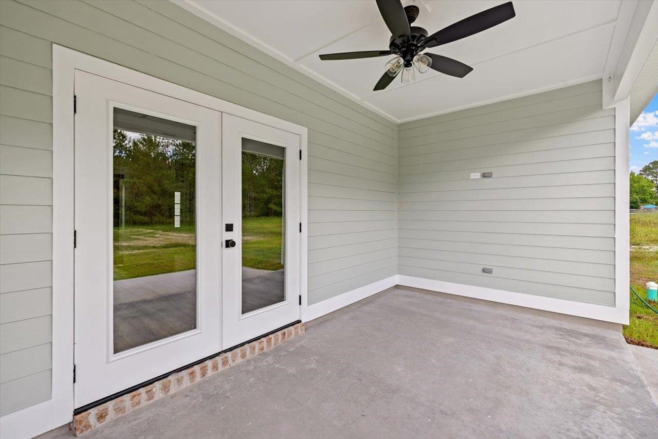129 S White Oak Drive