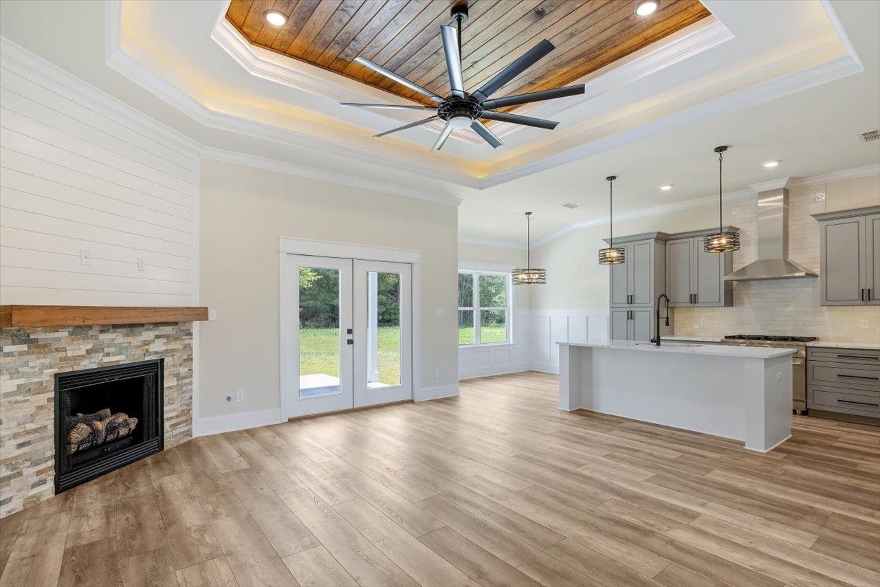 129 S White Oak Drive