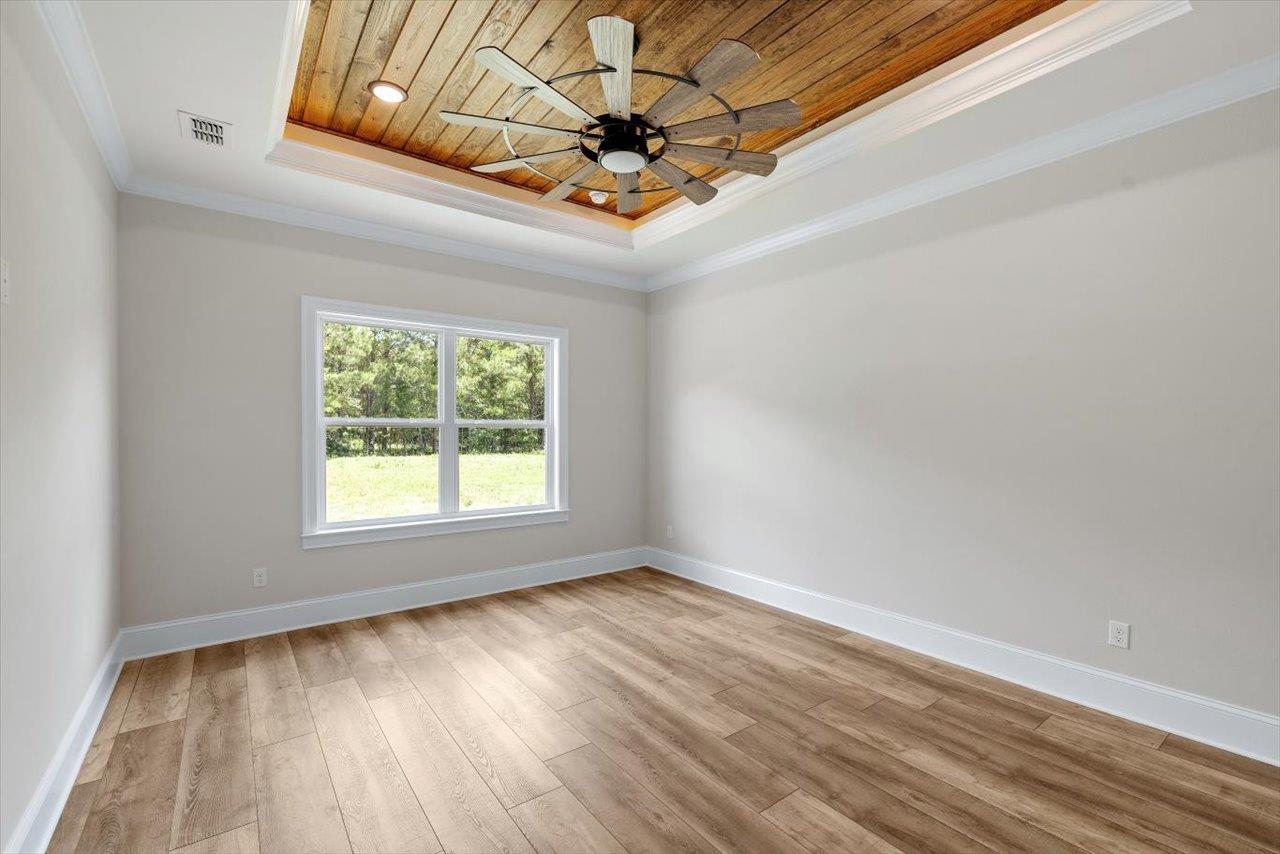 129 S White Oak Drive