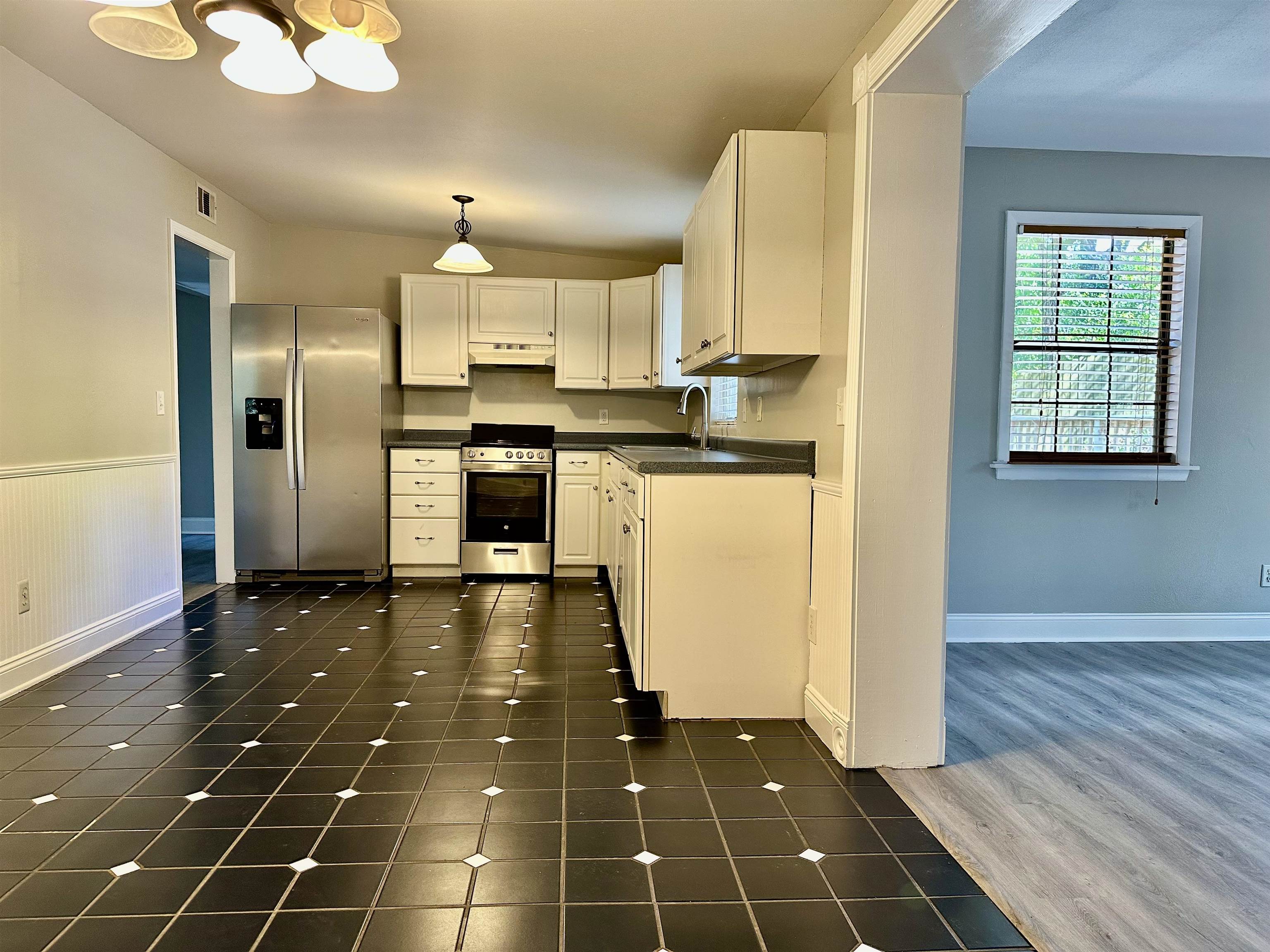 2412 Tupelo Terrace