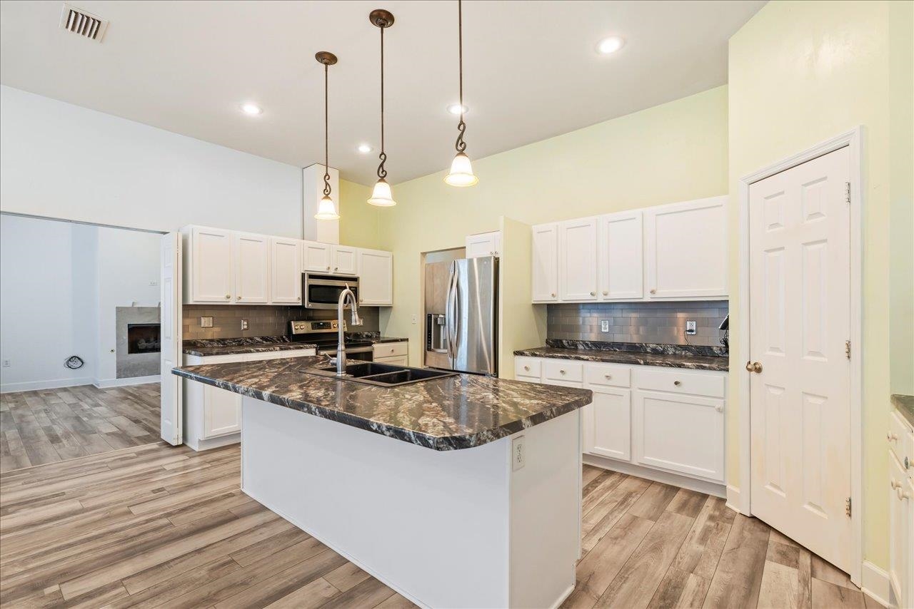 15290 High Hills Circle