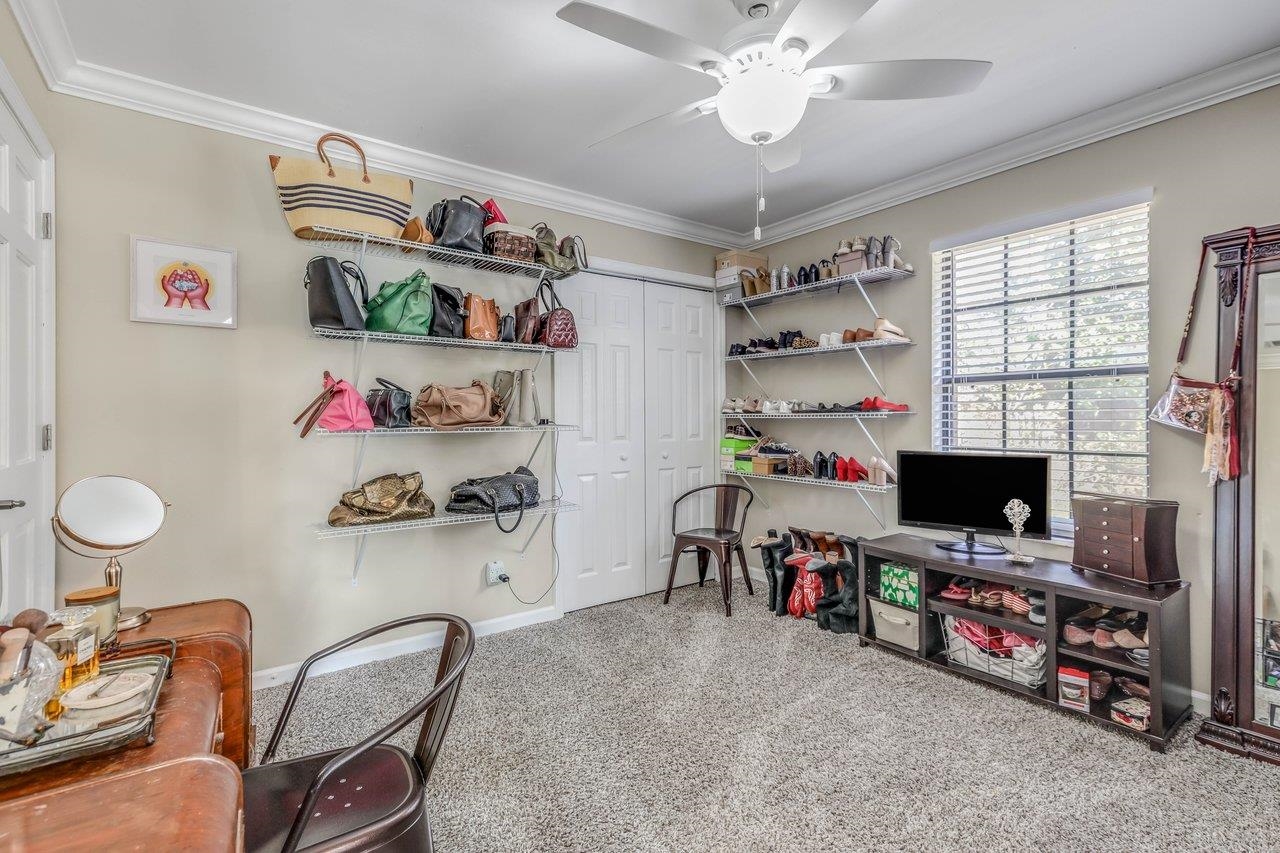 2304 Tour Eiffel Drive