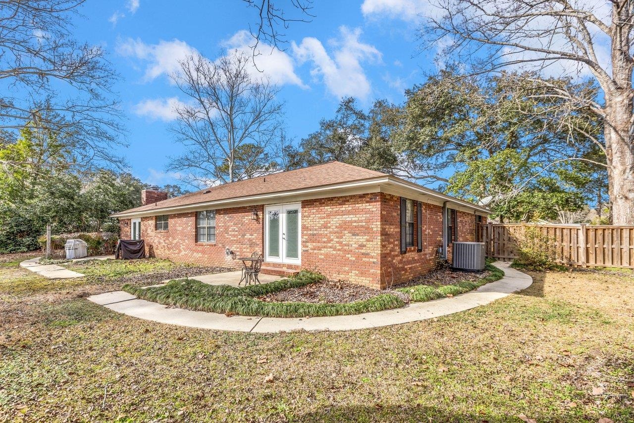 2304 Tour Eiffel Drive