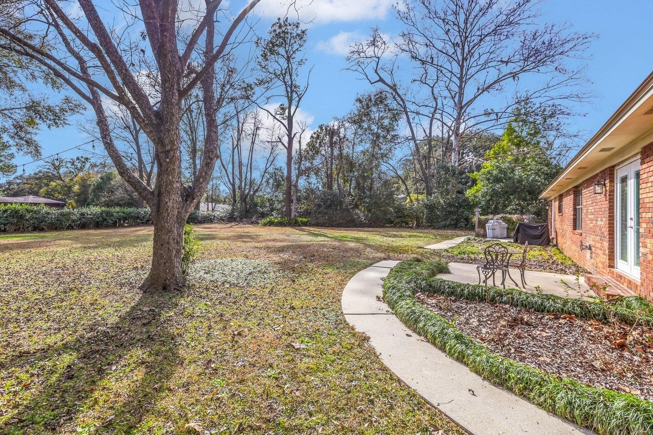 2304 Tour Eiffel Drive