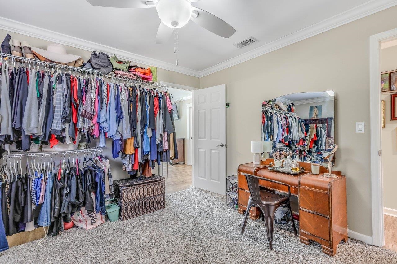 2304 Tour Eiffel Drive