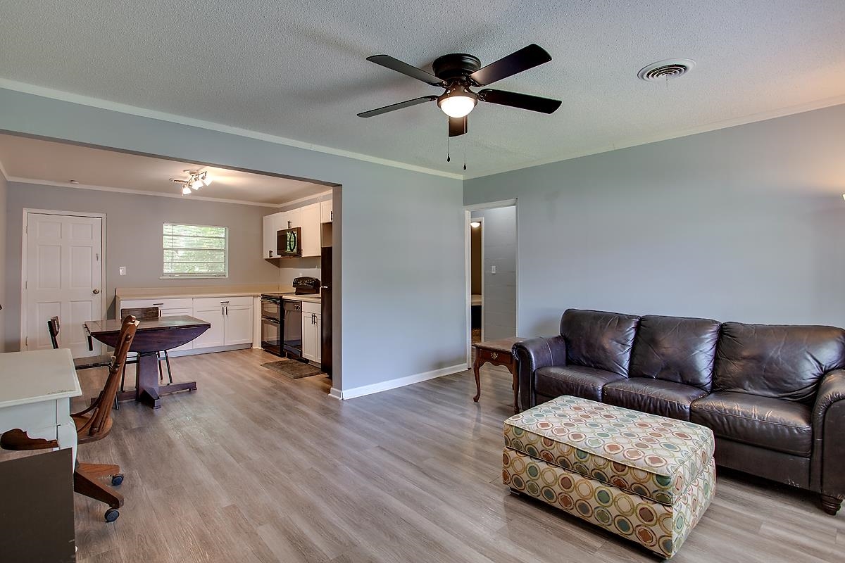 316-328 E Pershing Street Unit: 316-328