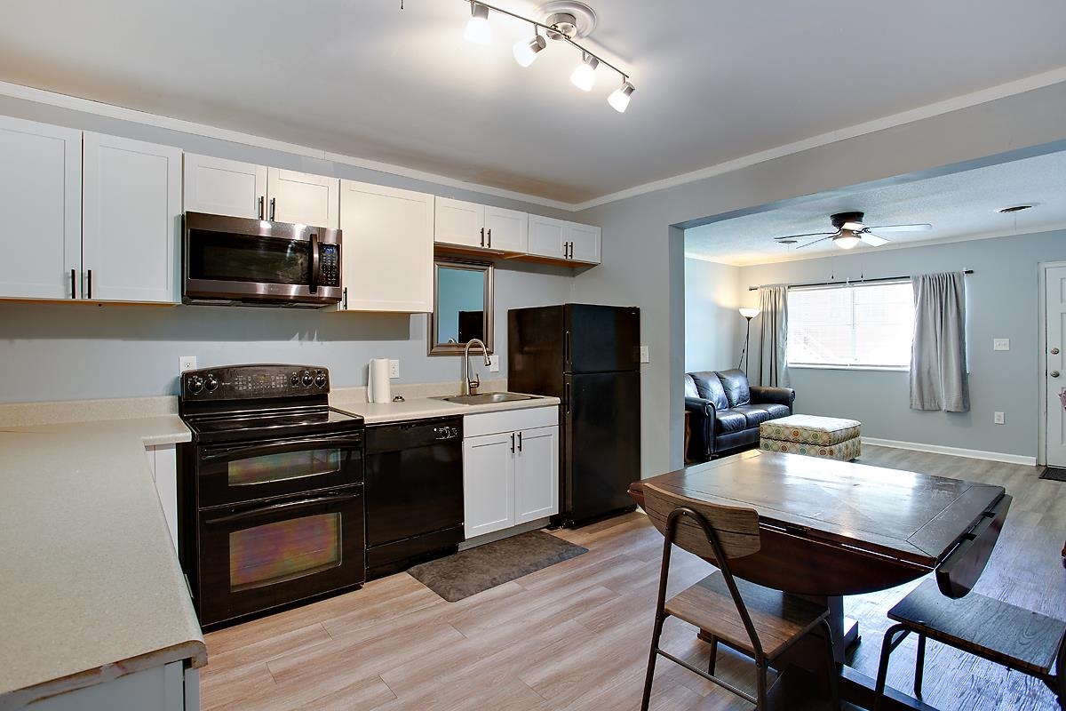 316-328 E Pershing Street Unit: 316-328