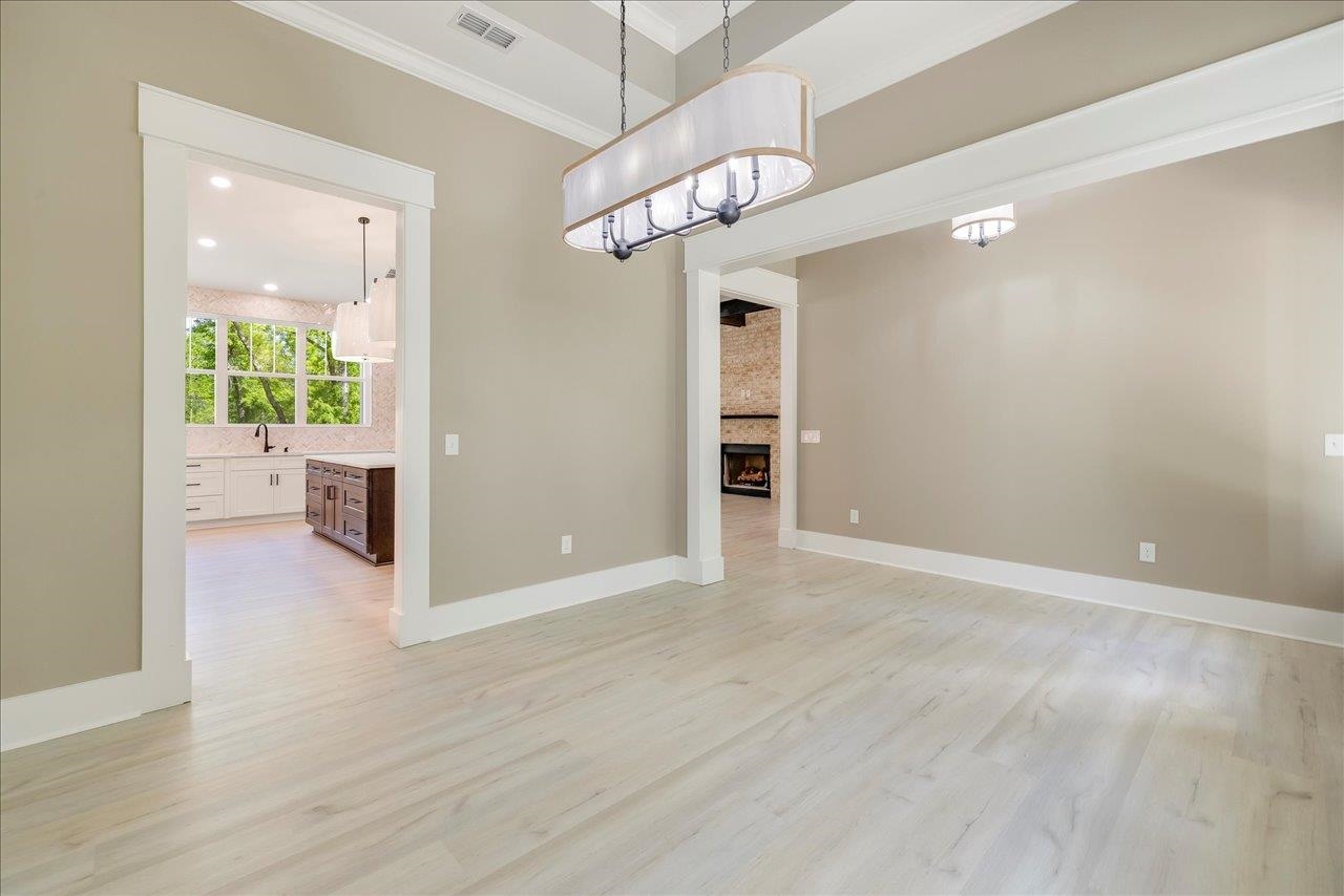 5681 Iola Cres Drive