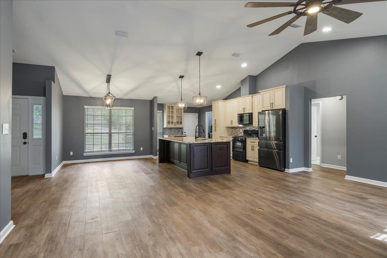 7923 Reynolds Drive