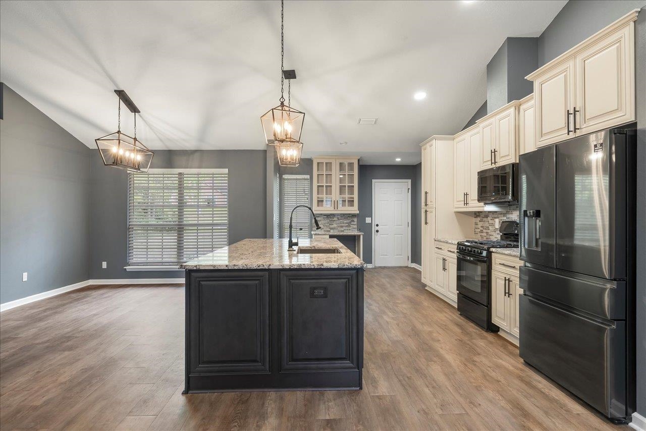 7923 Reynolds Drive