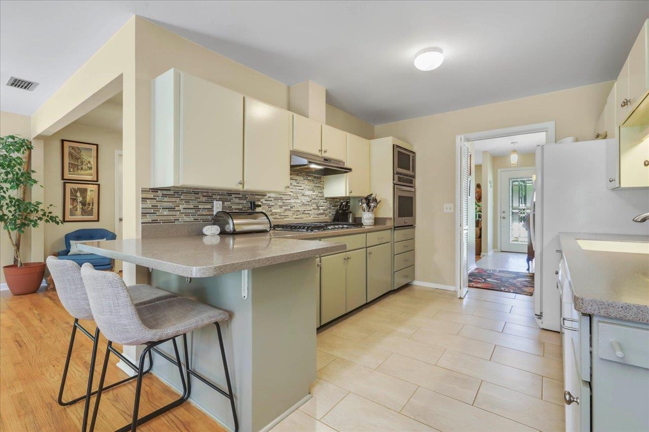 1115 Sandhurst Drive