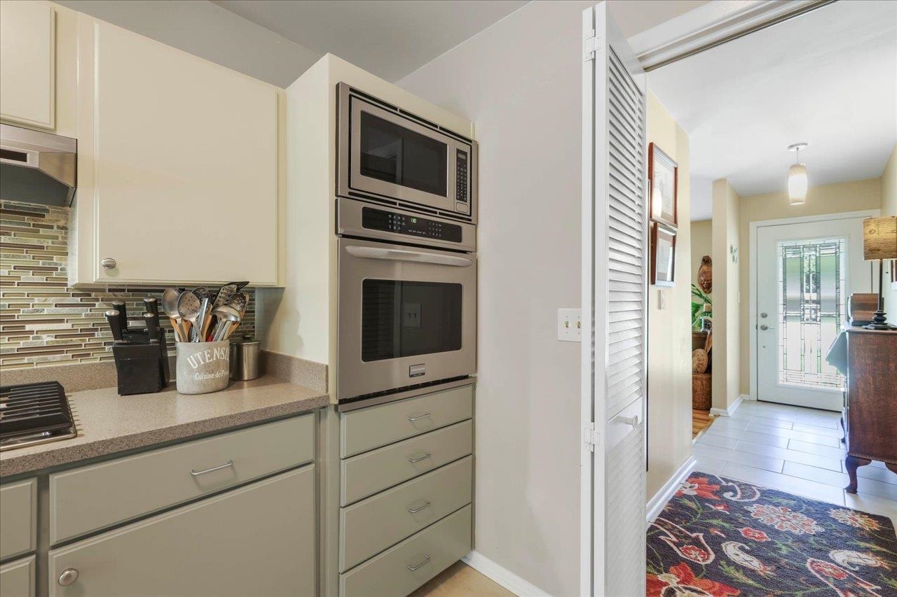 1115 Sandhurst Drive
