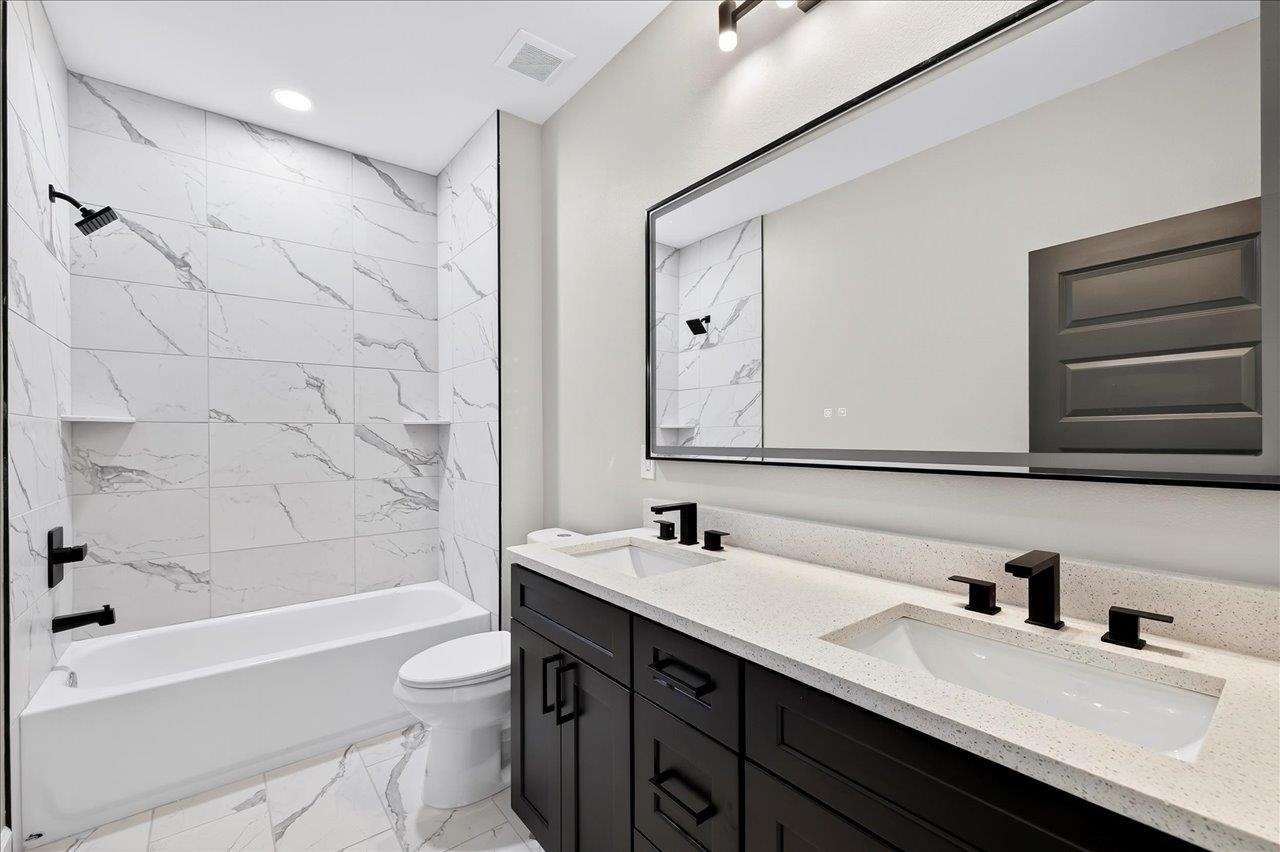 2005 E Indian Head Drive