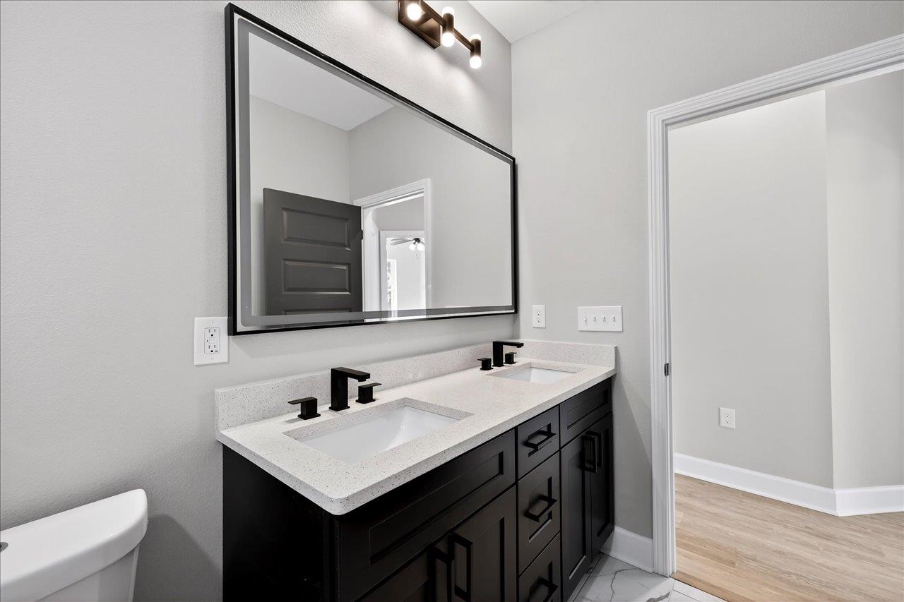 2005 E Indian Head Drive