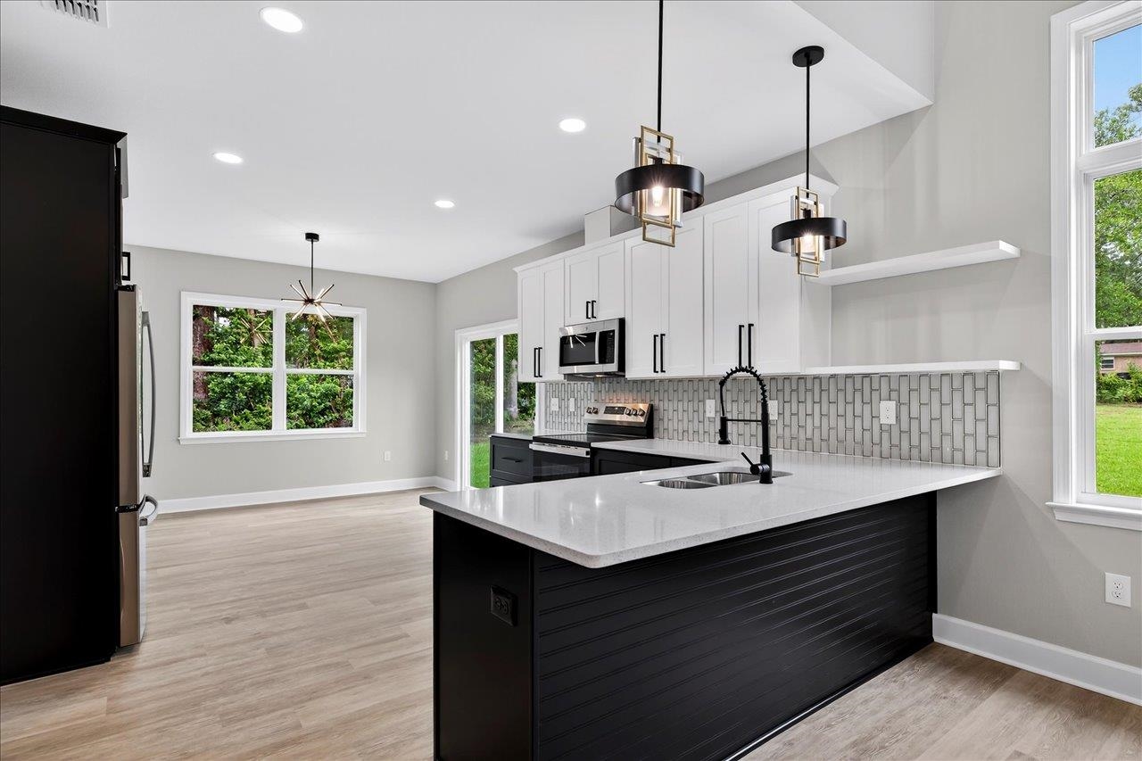 2005 E Indian Head Drive