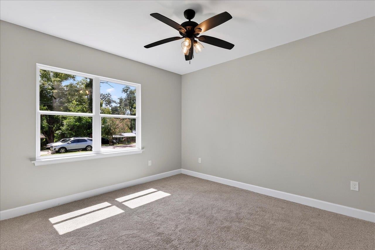 2005 E Indian Head Drive