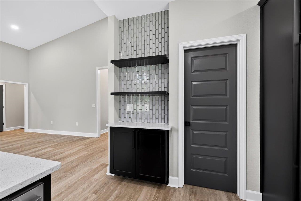 2005 E Indian Head Drive