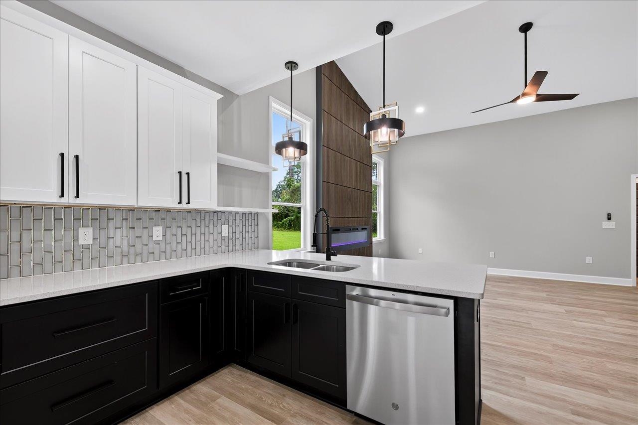 2005 E Indian Head Drive