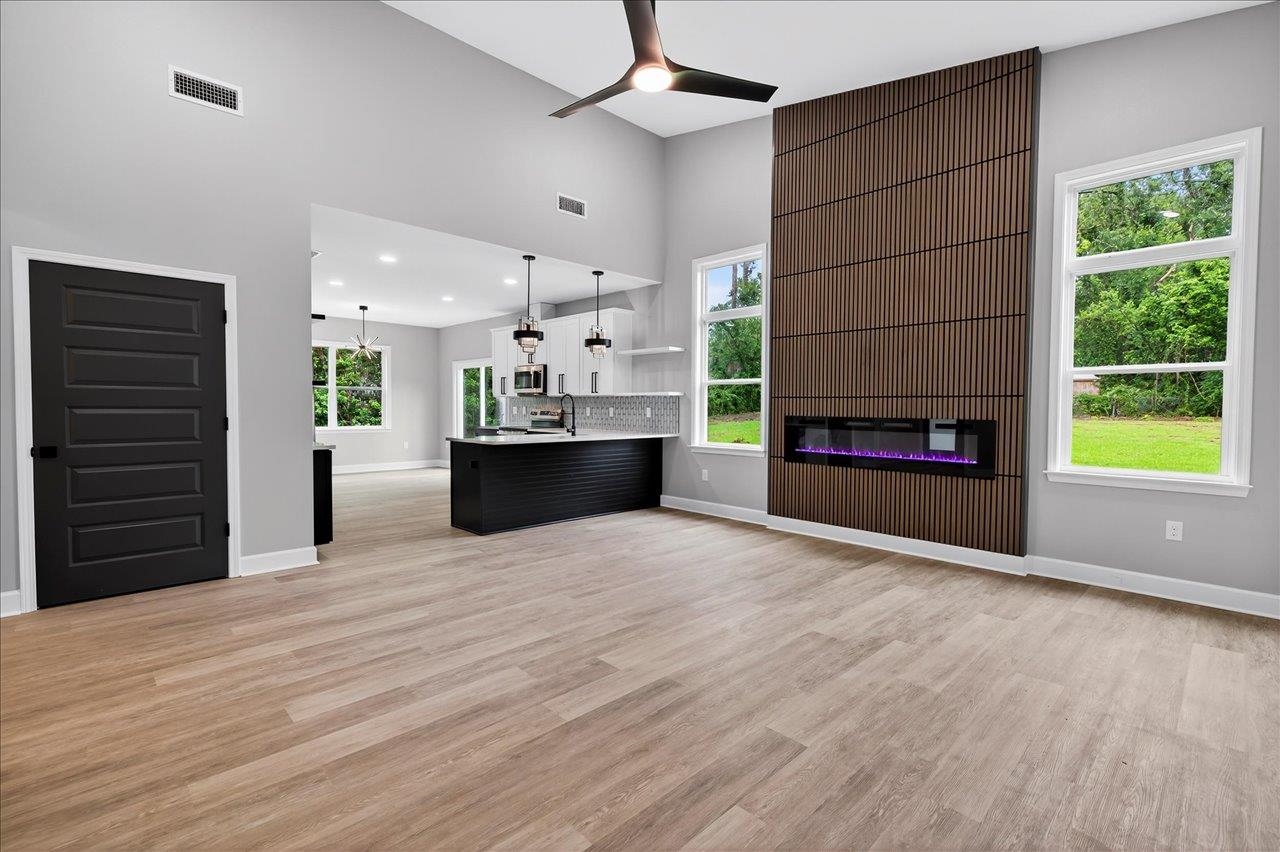 2005 E Indian Head Drive