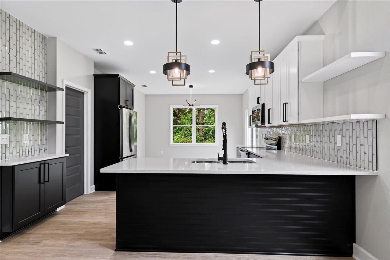 2005 E Indian Head Drive