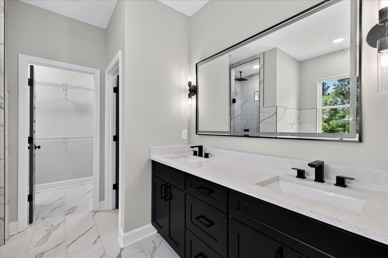 2005 E Indian Head Drive