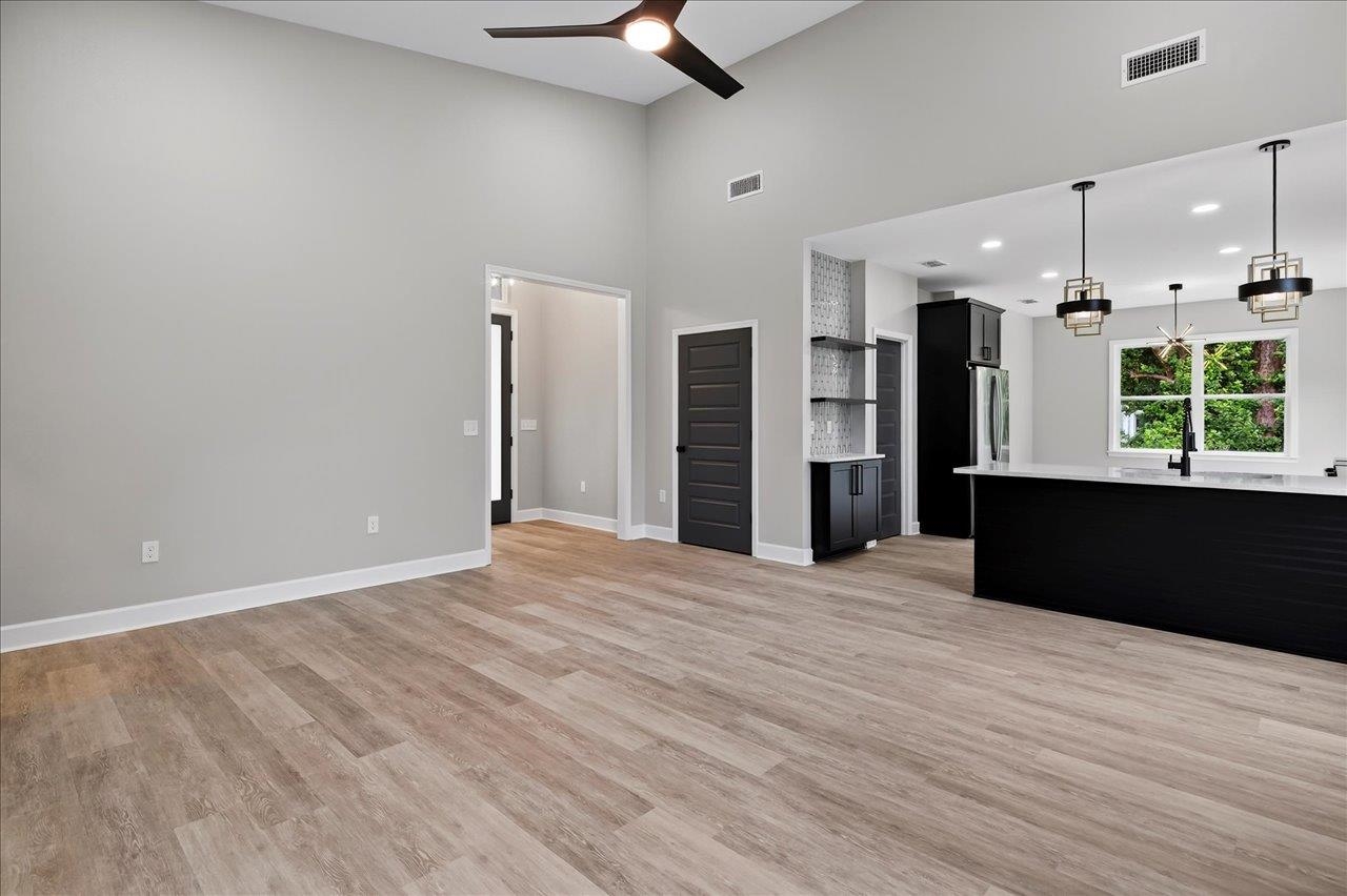 2005 E Indian Head Drive