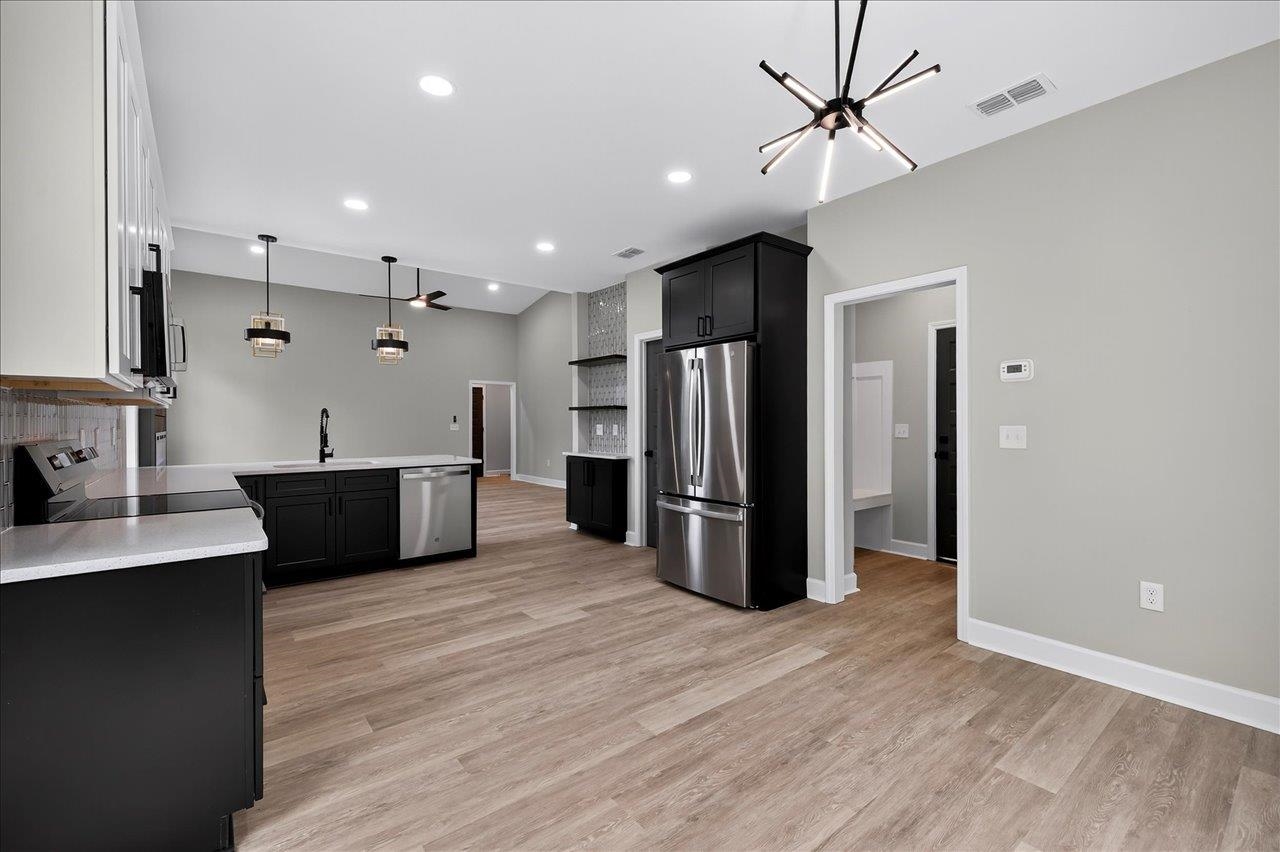 2005 E Indian Head Drive