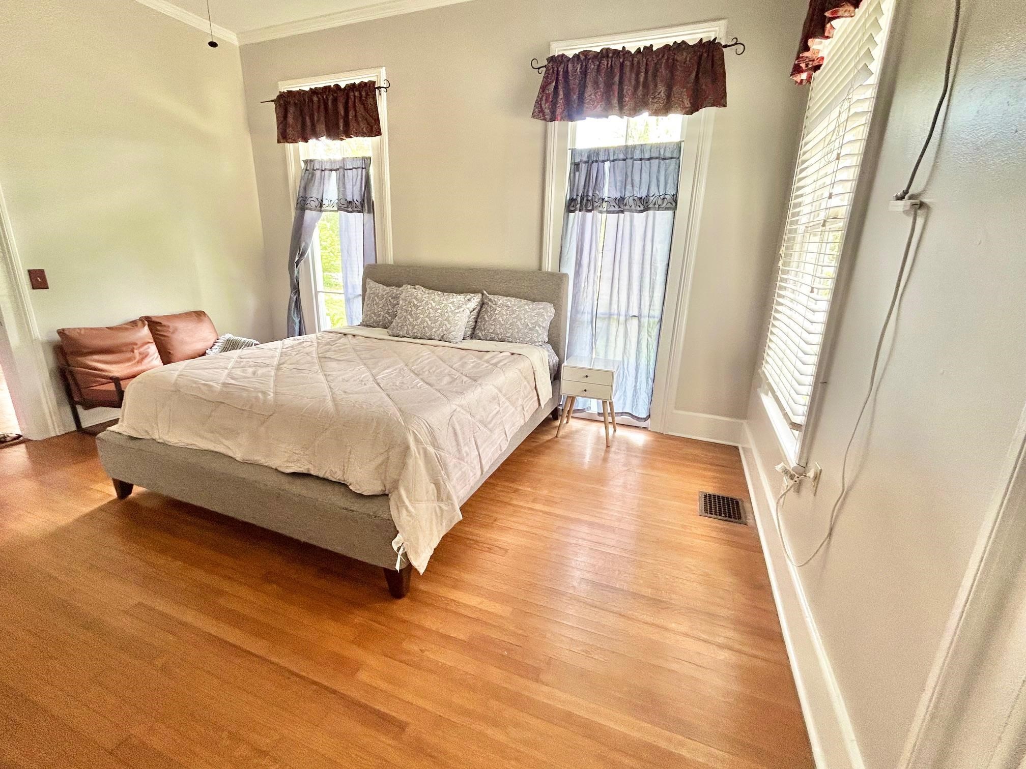 625 E Washington Street Unit: -