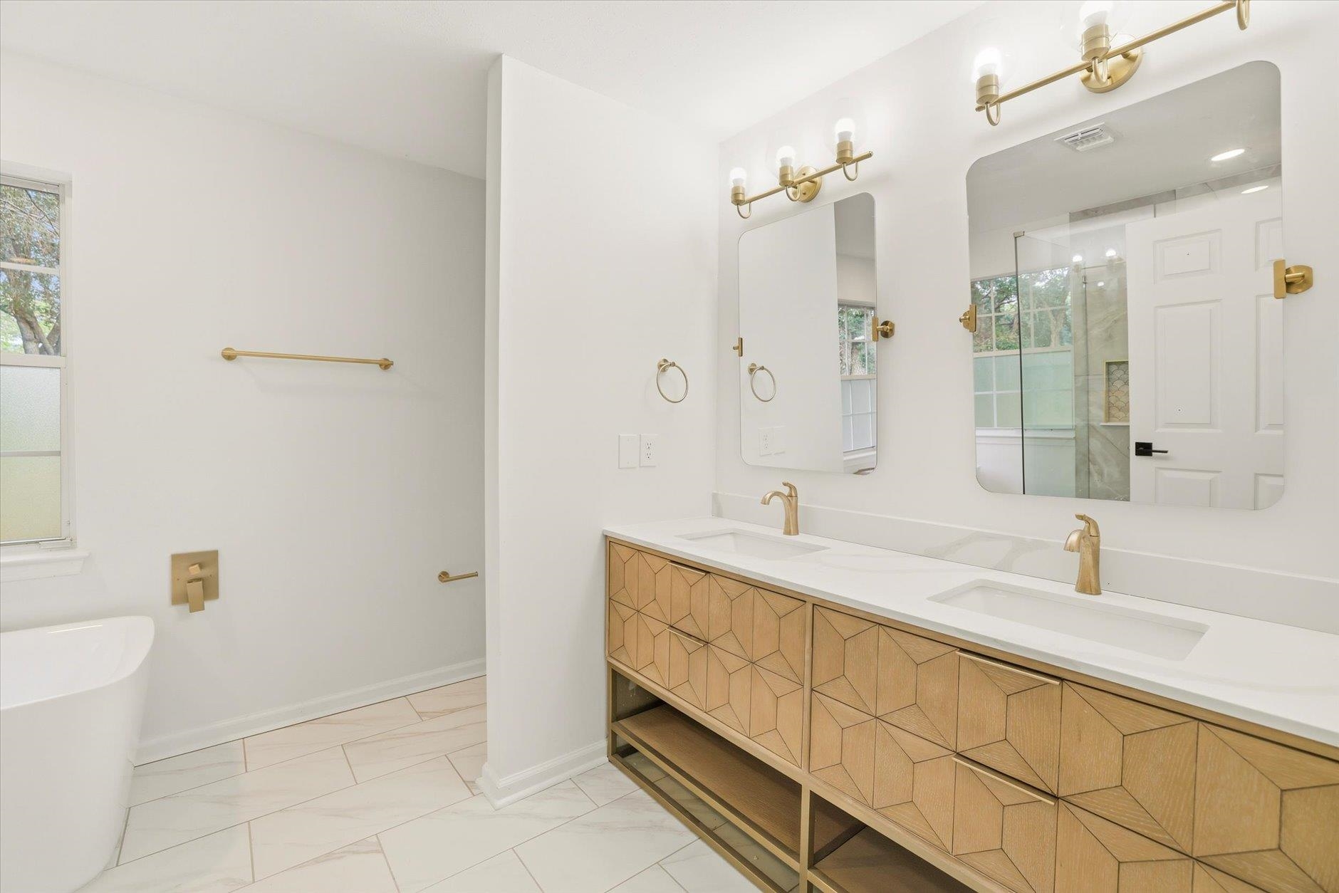 10500 Lake Iamonia Drive