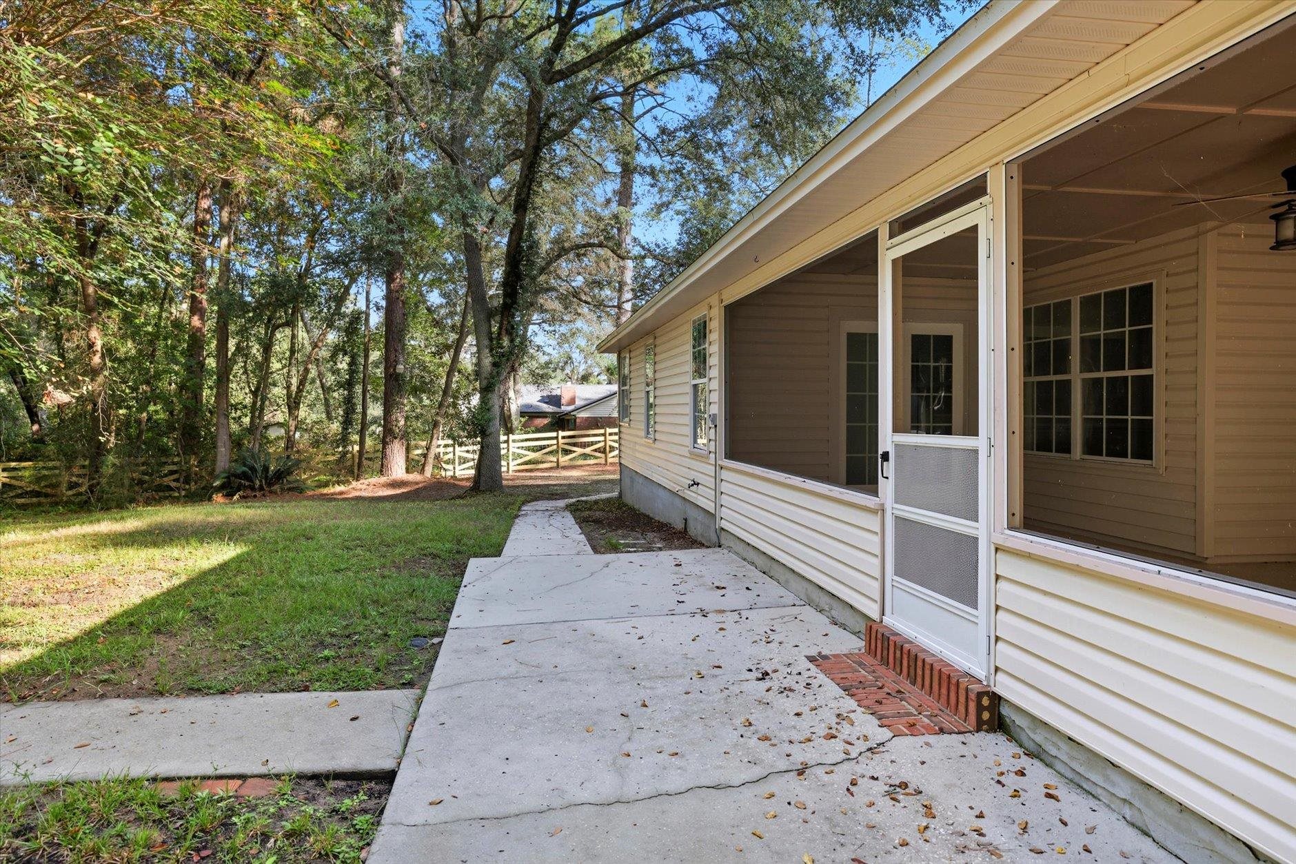 10500 Lake Iamonia Drive