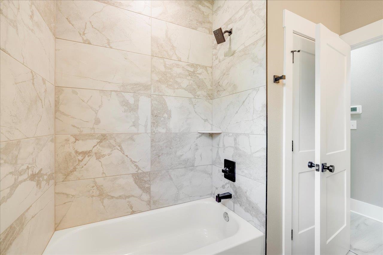 5681 Iola Cres Drive