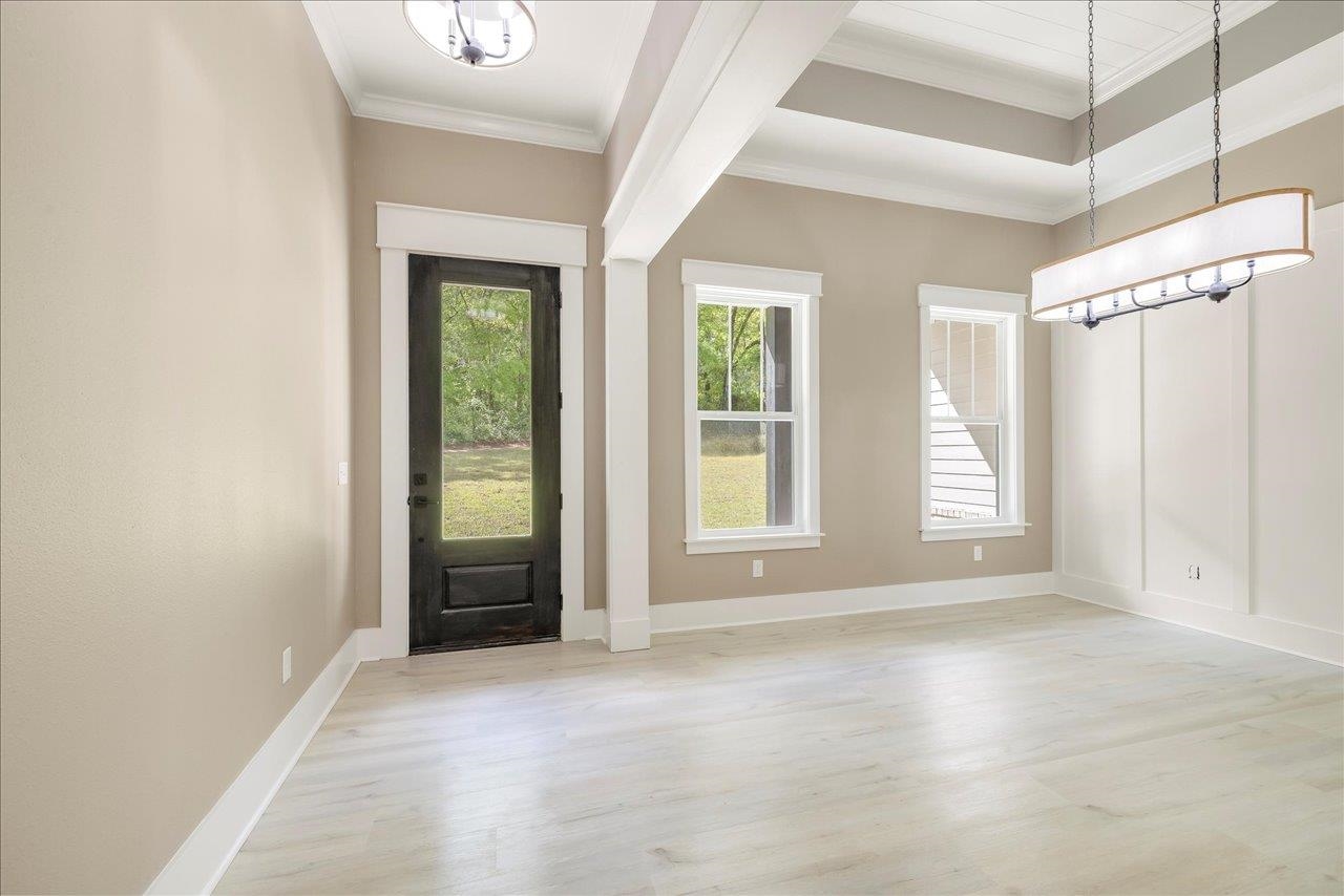 5681 Iola Cres Drive